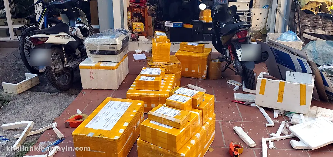 Đơn hàng linh kiện máy in đóng gói gửi đi tỉnh